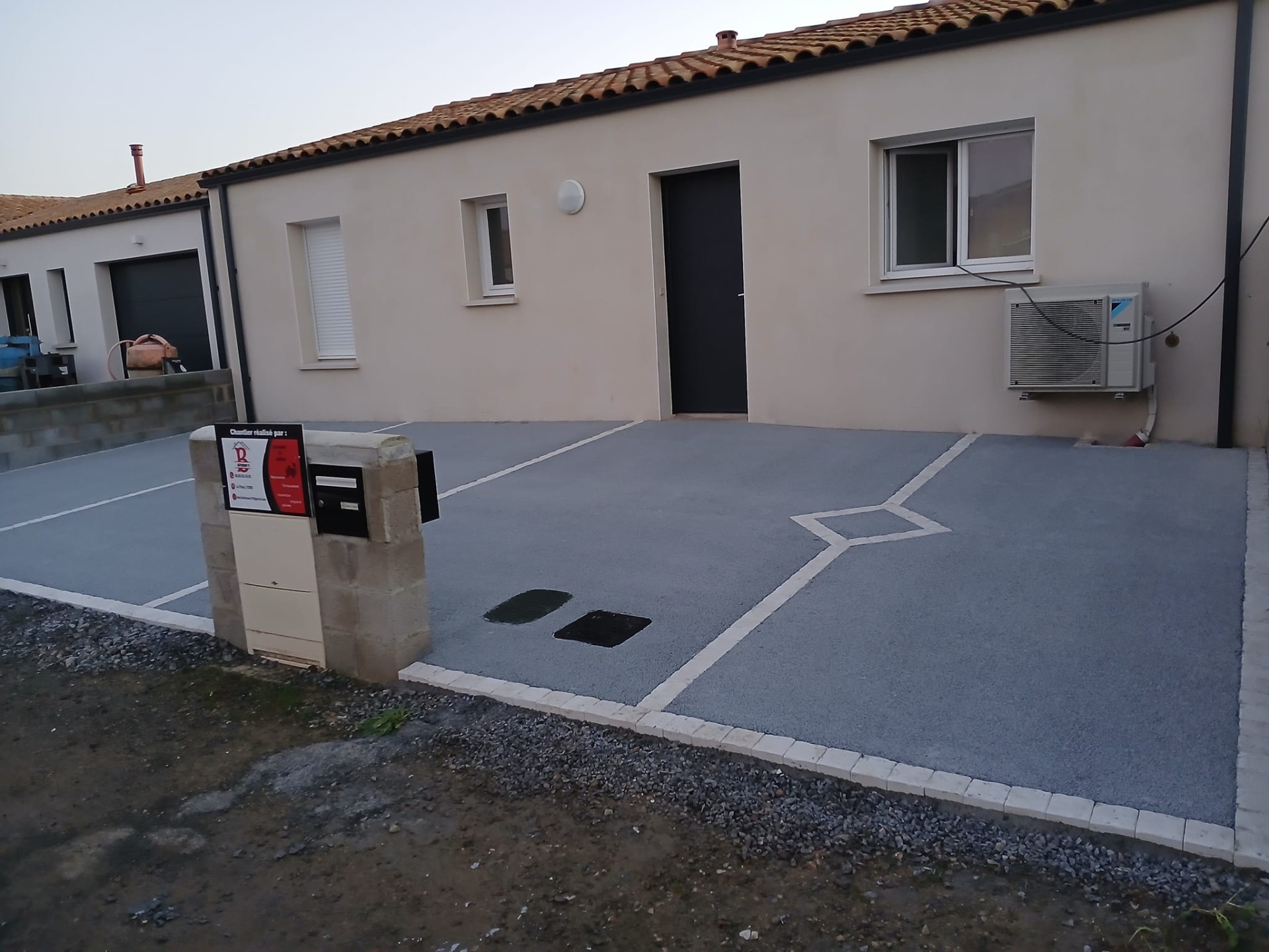 Béton poreux gris argent